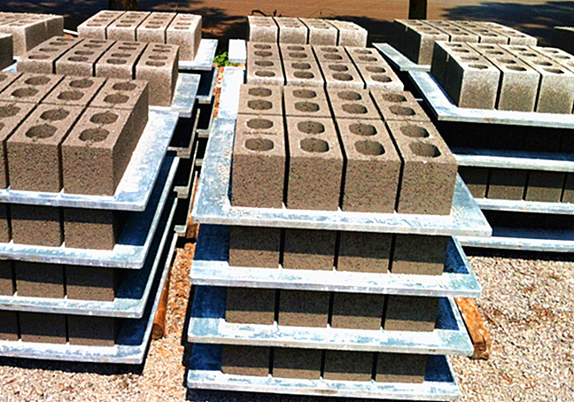 小型空心磚機客戶現場實拍圖