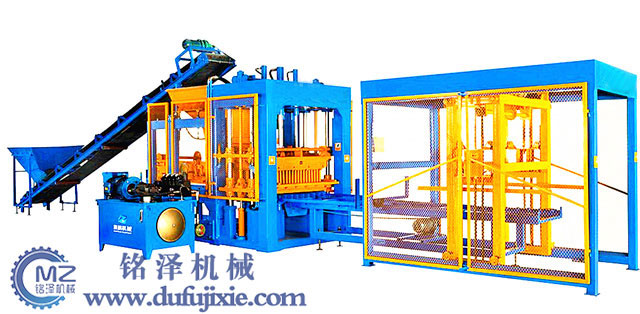 QT4-15D型砌塊成型機